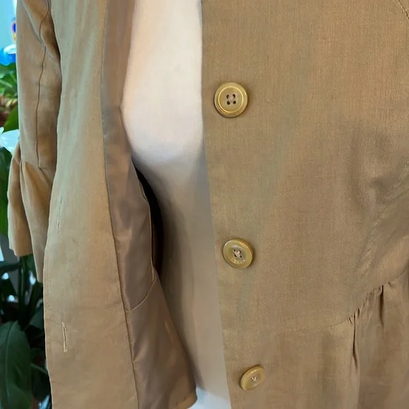 No collar rounded neck button short jacket with 3/4” bell sleeves - Picture 4 of 7